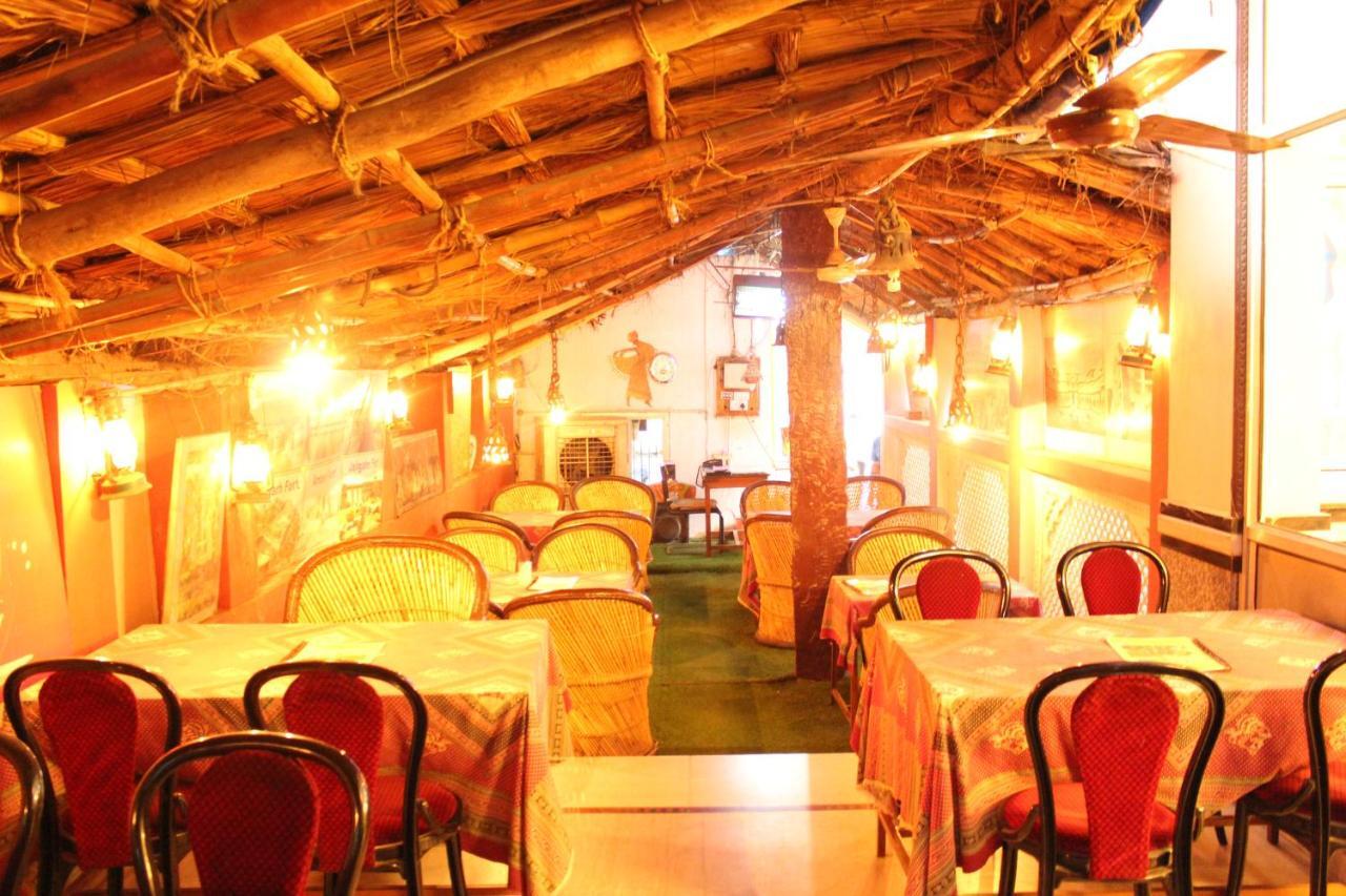 جايبور Hotel The Chit Chat Palace المظهر الخارجي الصورة